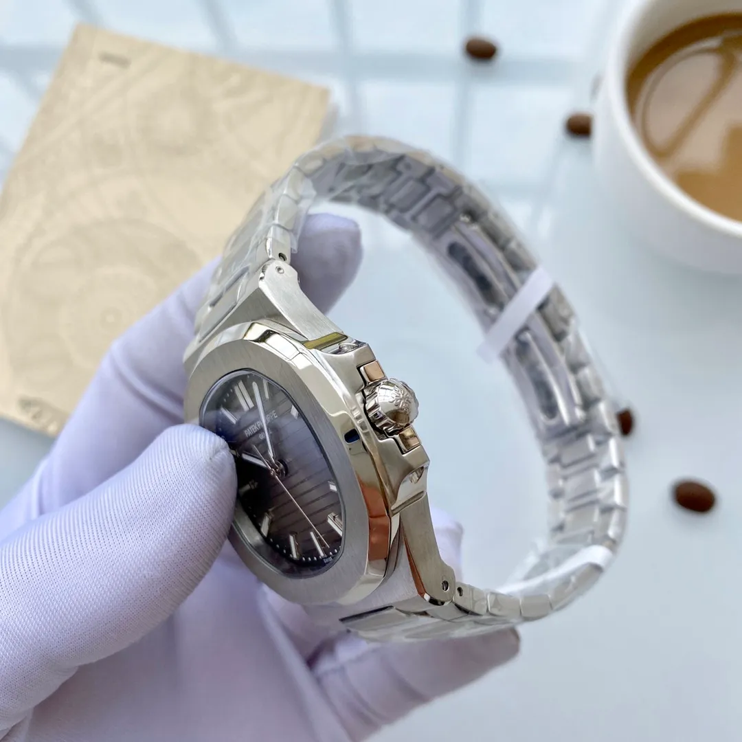 【Foreign Trade Import】💰1440! Patek Philippe (top quality, outstanding debut) 🎉🎉 [Type]: Boutique men's watch (top grade) exquisite quality [Strap]: 316L stainless steel strap (durable) [Movement]: Top mechanical movement (stable) [Material]: Mineral super strong mirror (wear-resistant) Exquisite quality Generous style Excellent temperament Wisdom and exclusivity [Size]: 43mm in diameter and 12mm in thickness Hot sale on the market! Welcome to reprint!